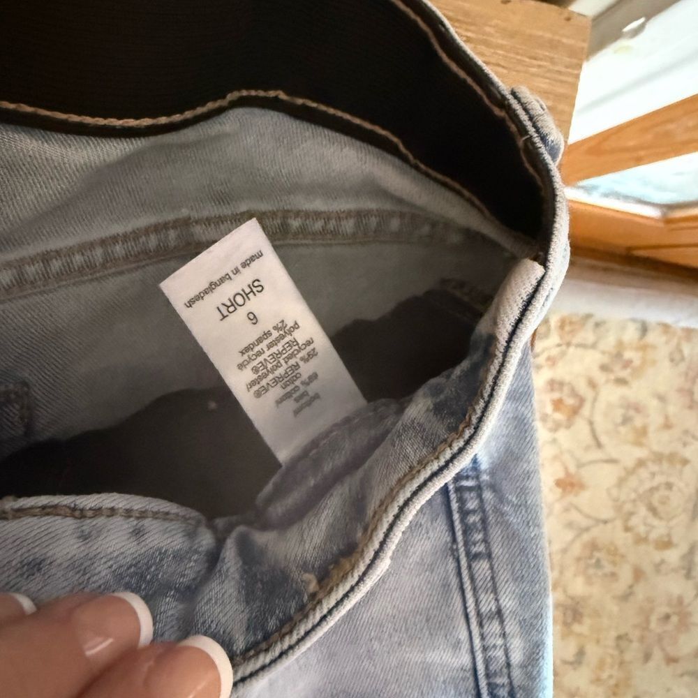 Everflex Jeans by Maurices, women’s 6 short, light wash. - Picture 5 of 10